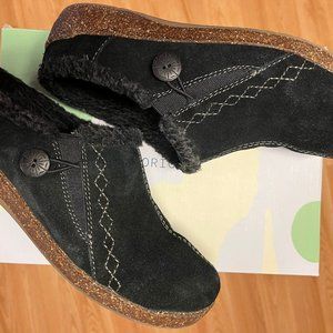 Earth Origins Women's Black Aurora Johanna Clogs, Size 9.5